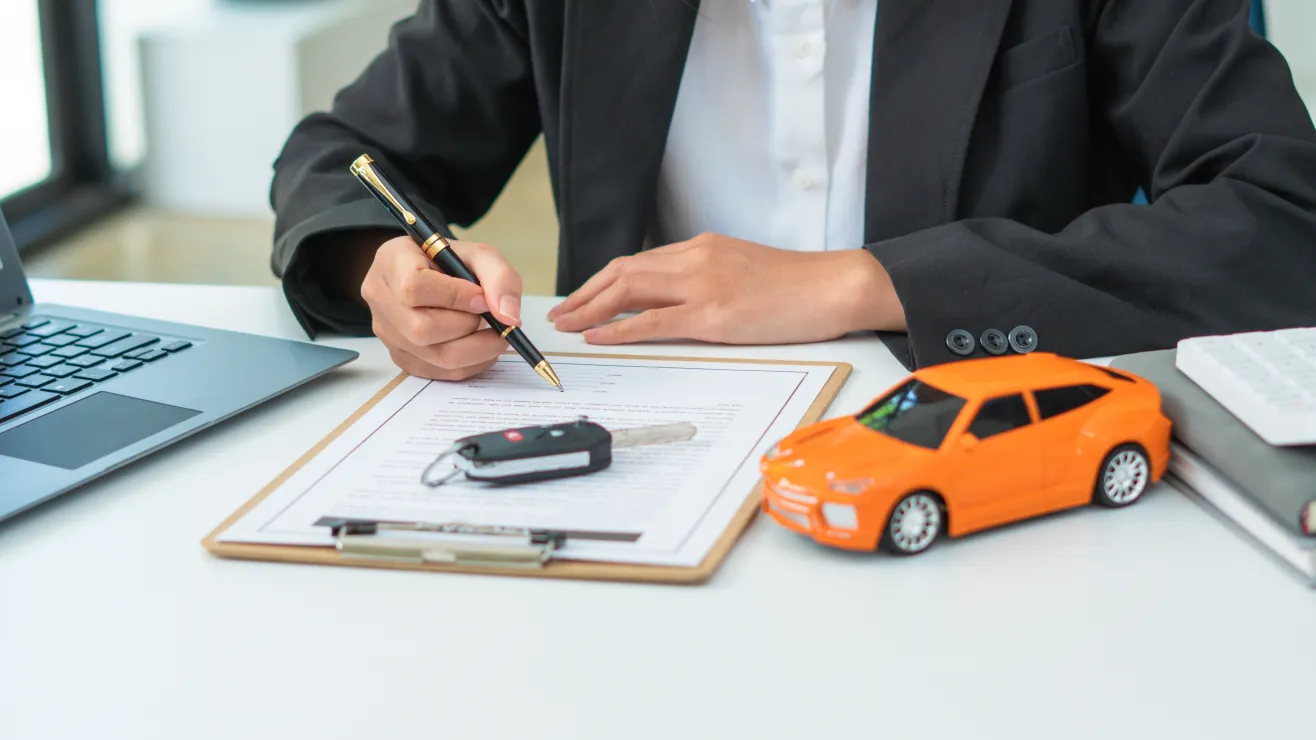 Seguro-auto-shutterstock_2075002642